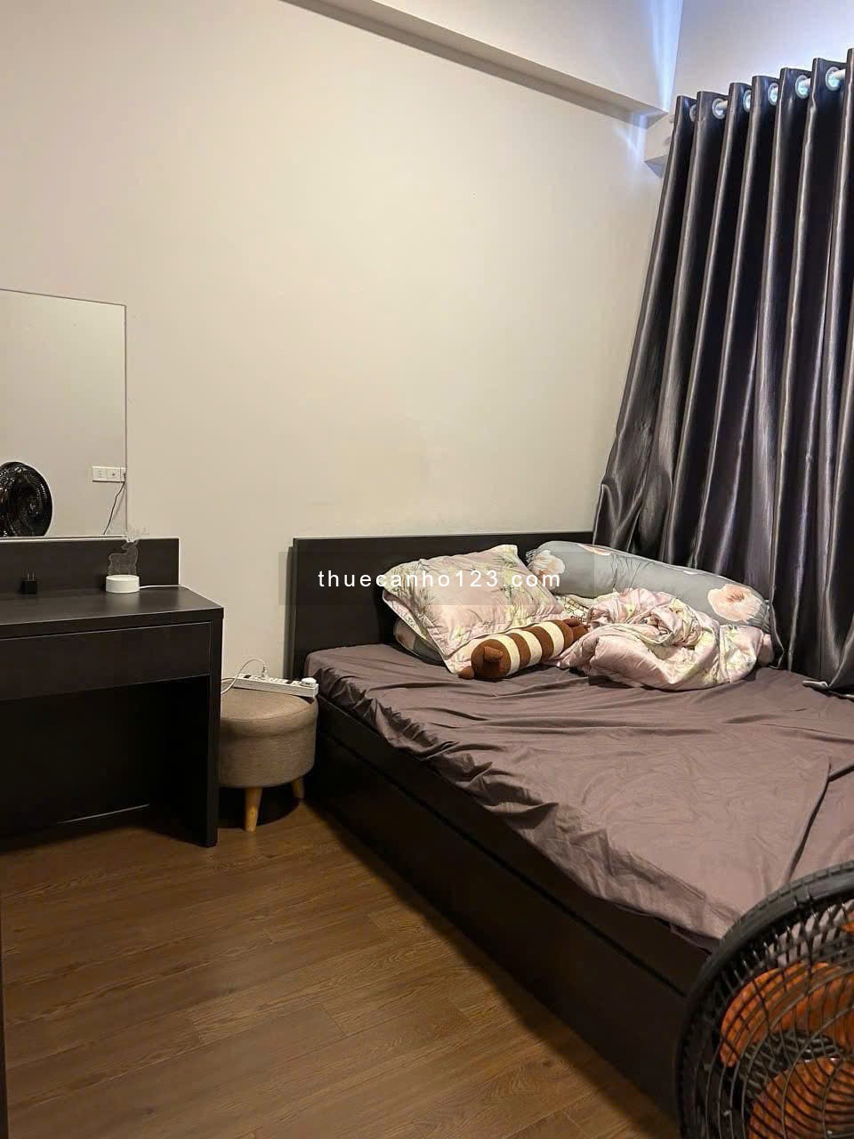 Chung cư Screc, Trường Sa, P12, Q3: 1p ngủ, 1wc, ban công thoáng, 10tr/th