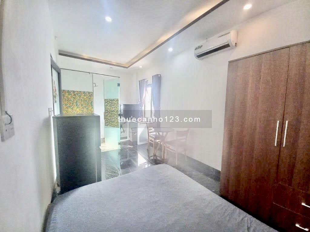 Khánh Hội , Q4 gần cầu Kênh Tẻ , đại học Nguyễn Tất Thành , Cao Đẳng Kỹ Thuật , Đại học Luật