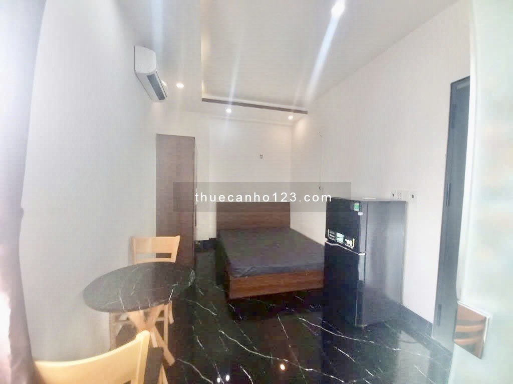 Khánh Hội , Q4 gần cầu Kênh Tẻ , đại học Nguyễn Tất Thành , Cao Đẳng Kỹ Thuật , Đại học Luật