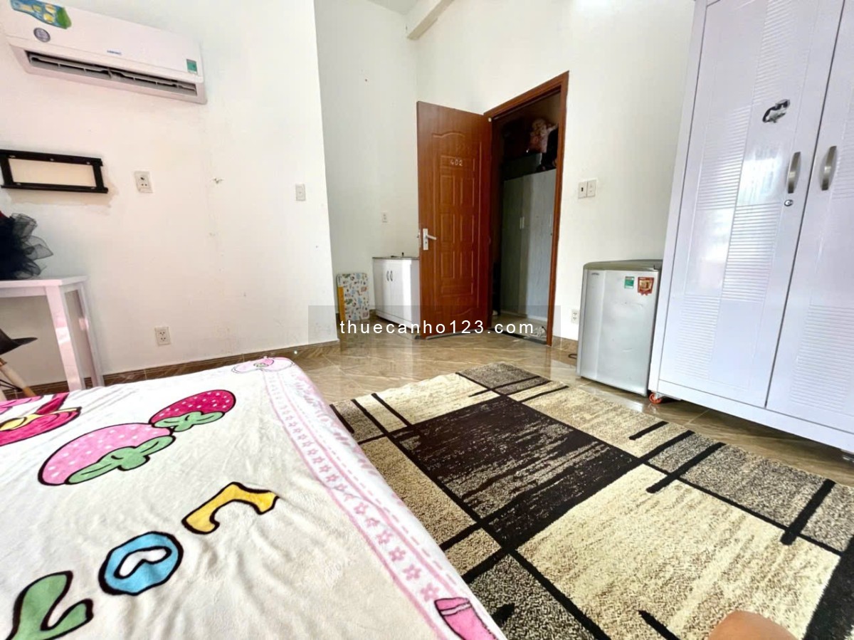 Tôn Đản , Q4 studio cửa sổ thoáng ngay khu phổ ẩm thực , gần chợ , Đh Nguyễn Tất Thành , ĐH Luật ,…