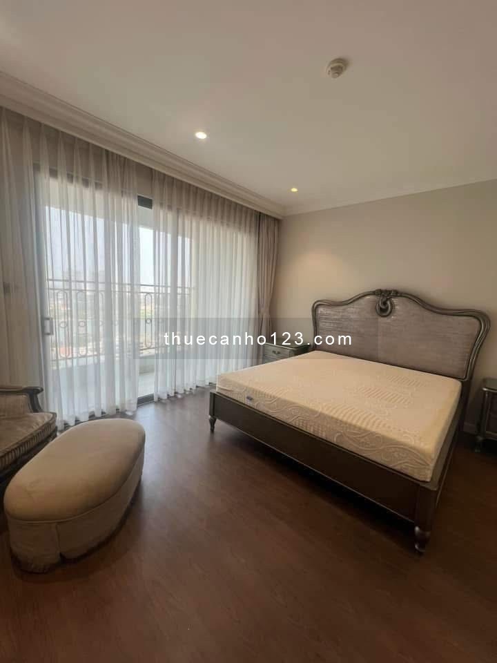 Cần cho thuê The Prince Phú Nhuận với DT 105m2, sửa lại thành 2 phòng ngủ, 2wc, Nội thất cao cấp