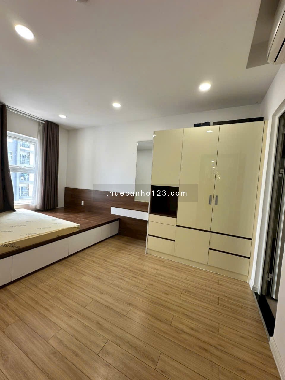 Mời thuê Penthose Bảy Hiền Tân Bình 175m2, 3Pn, 18 triệu/Tháng