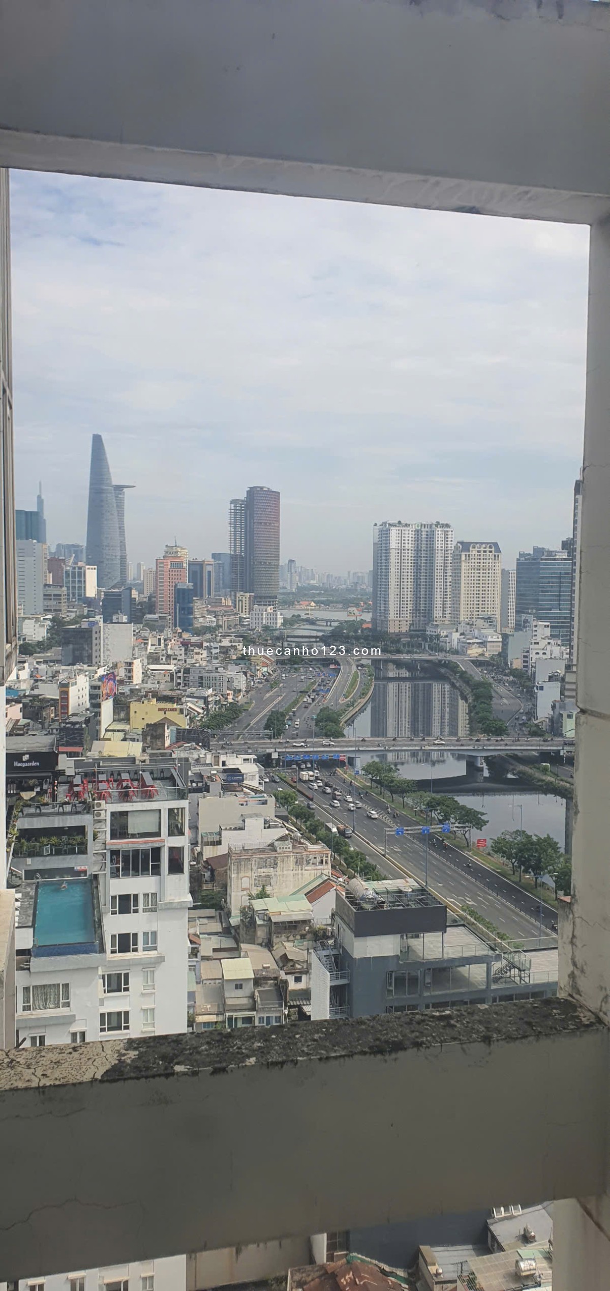 Căn góc chung cư Central Garden, Quận 1 - 2PN2WC 12TR 80M2 - Nội thất đầy đủ - LH : 0359933386 Phong