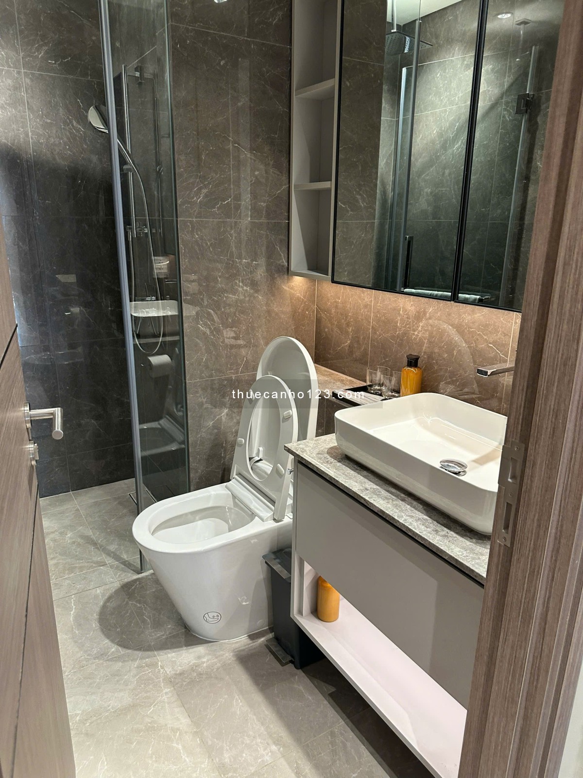 Cho thuê căn hộ 3PN - 2WC, 116m2 The Metropole Thủ Thiêm, giá tốt nhất thị trường chỉ 35 tr/th