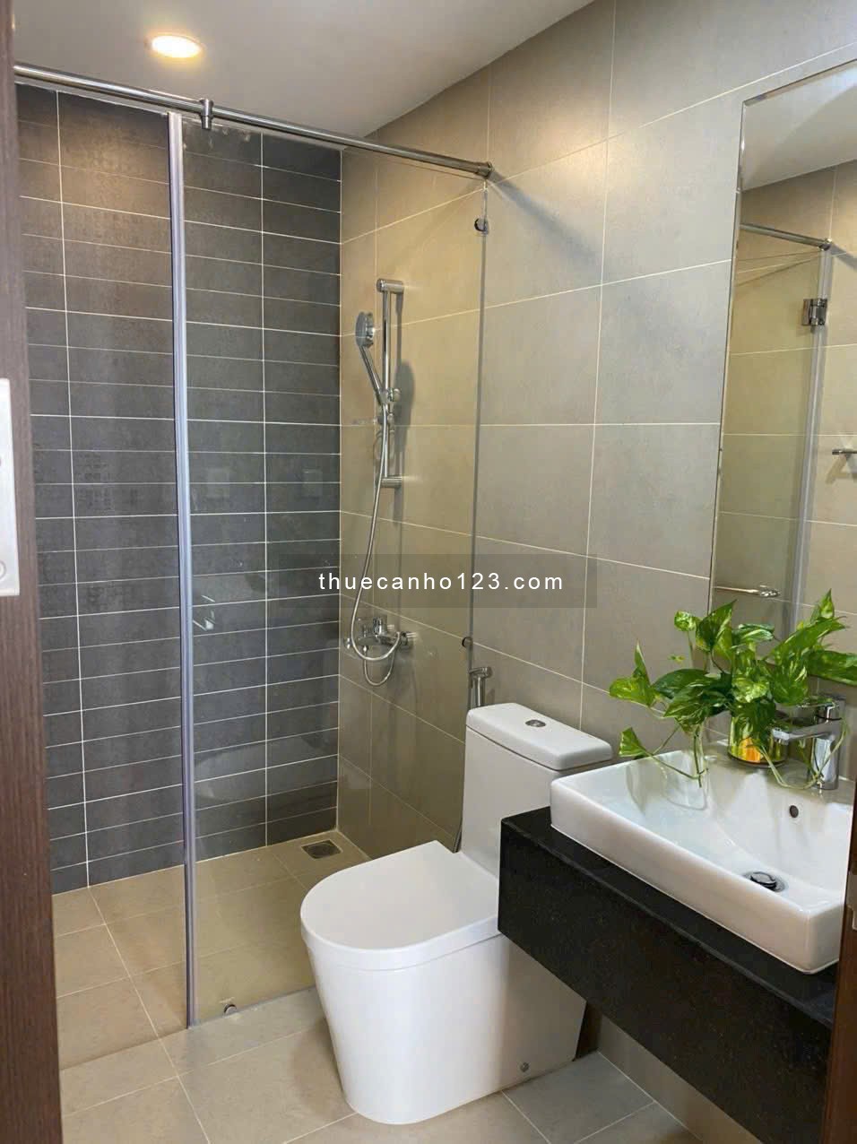 Chung cư ParkLegend Hoàng Văn Thụ, TB: 2p ngủ, nhà mới 15tr5/tháng.