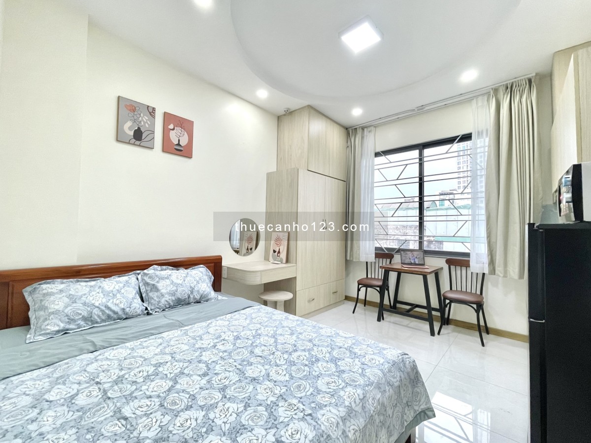 Cho thuê căn hộ cửa sổ trời, full nội thất, có thang máy. Gần Terra Royal, nhà thờ Tân Định, UEH