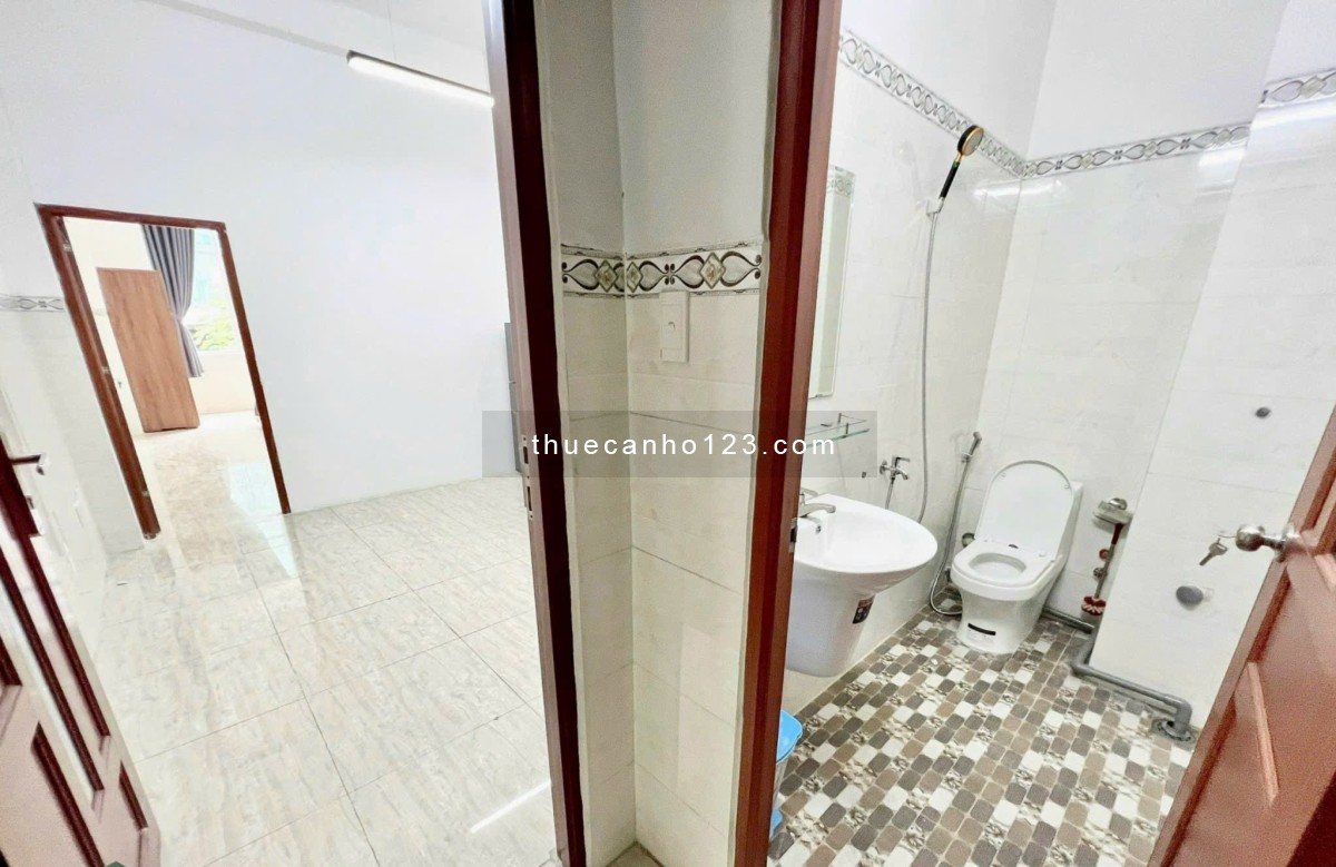 Giá Tốt !!!! CHDV Mới Cong Gần Sân Bay Tân Sơn Nhất!!!! 45m2 1 PN Bạch Đằng Q.Tân Bình