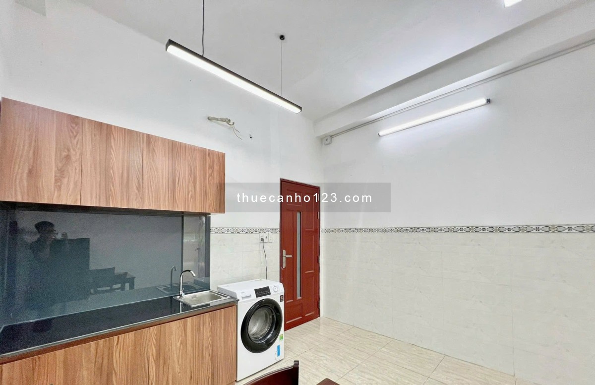 Giá Tốt !!!! CHDV Mới Cong Gần Sân Bay Tân Sơn Nhất!!!! 45m2 1 PN Bạch Đằng Q.Tân Bình