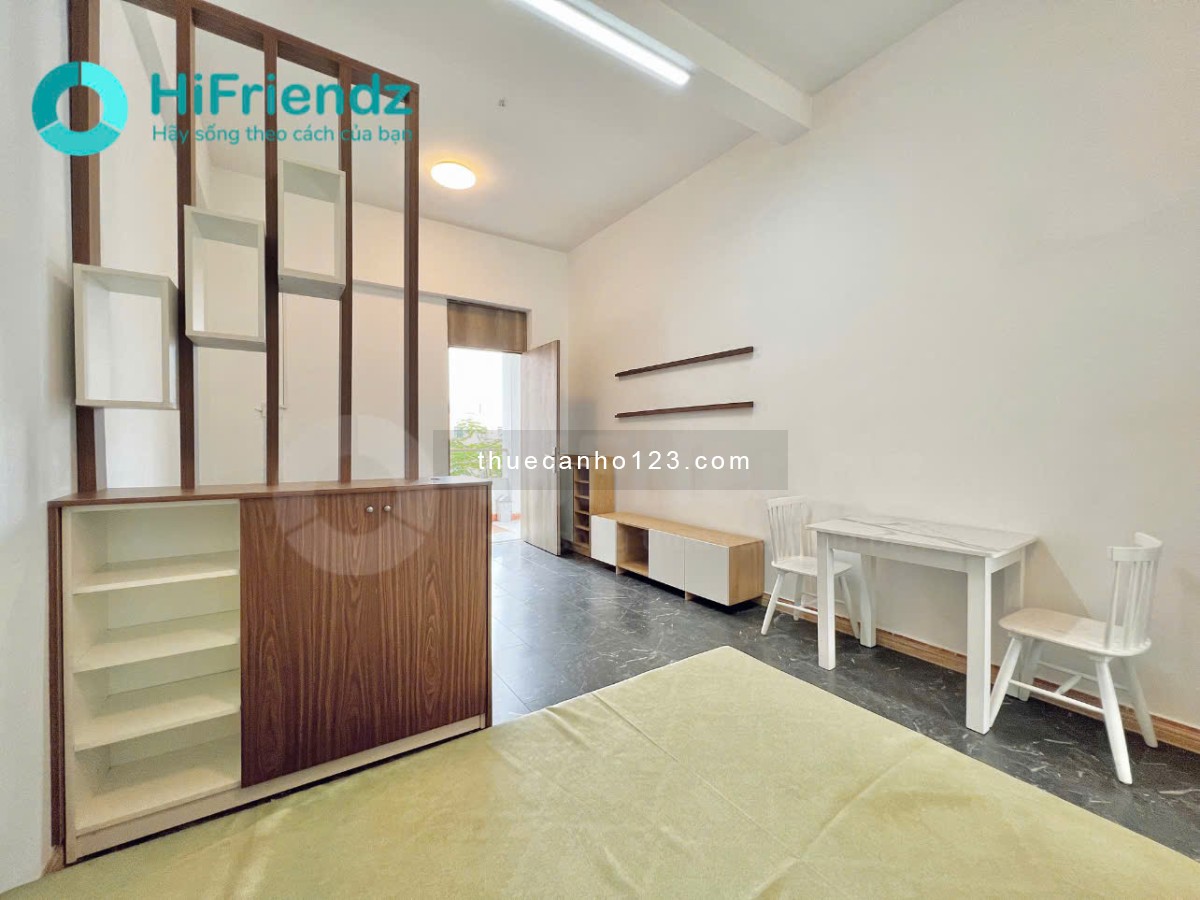 Cho Thuê Căn Hộ – Ban Công – Ngay Thảo Điền – Giá chỉ 7xxxx – Tách Bếp