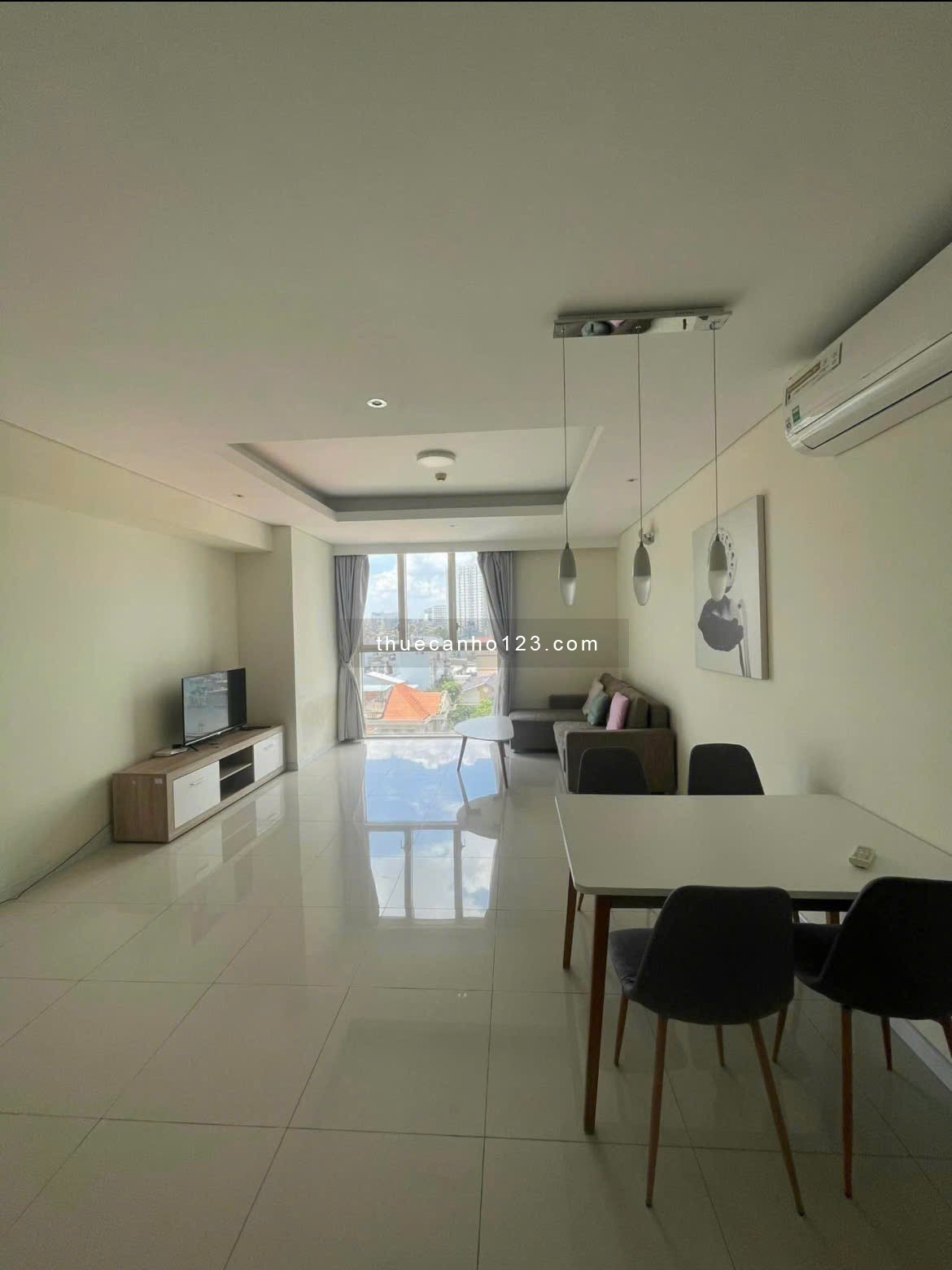 Chung cư Saigon Airport, Bạch Đằng, P2, TB, 96m2, 2PN, 2WC, 17tr/tháng.