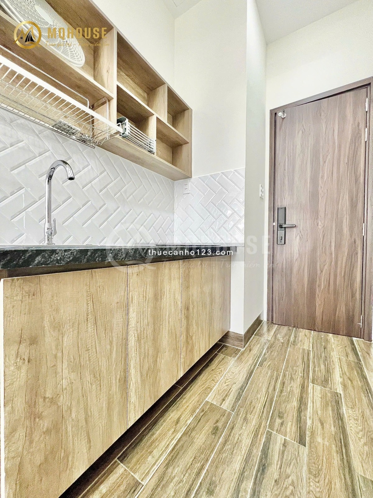 Căn hộ dịch vụ nội thất hiện đại, nằm gần cầu Thị Nghè – chỉ 5 phút sang Quận 1