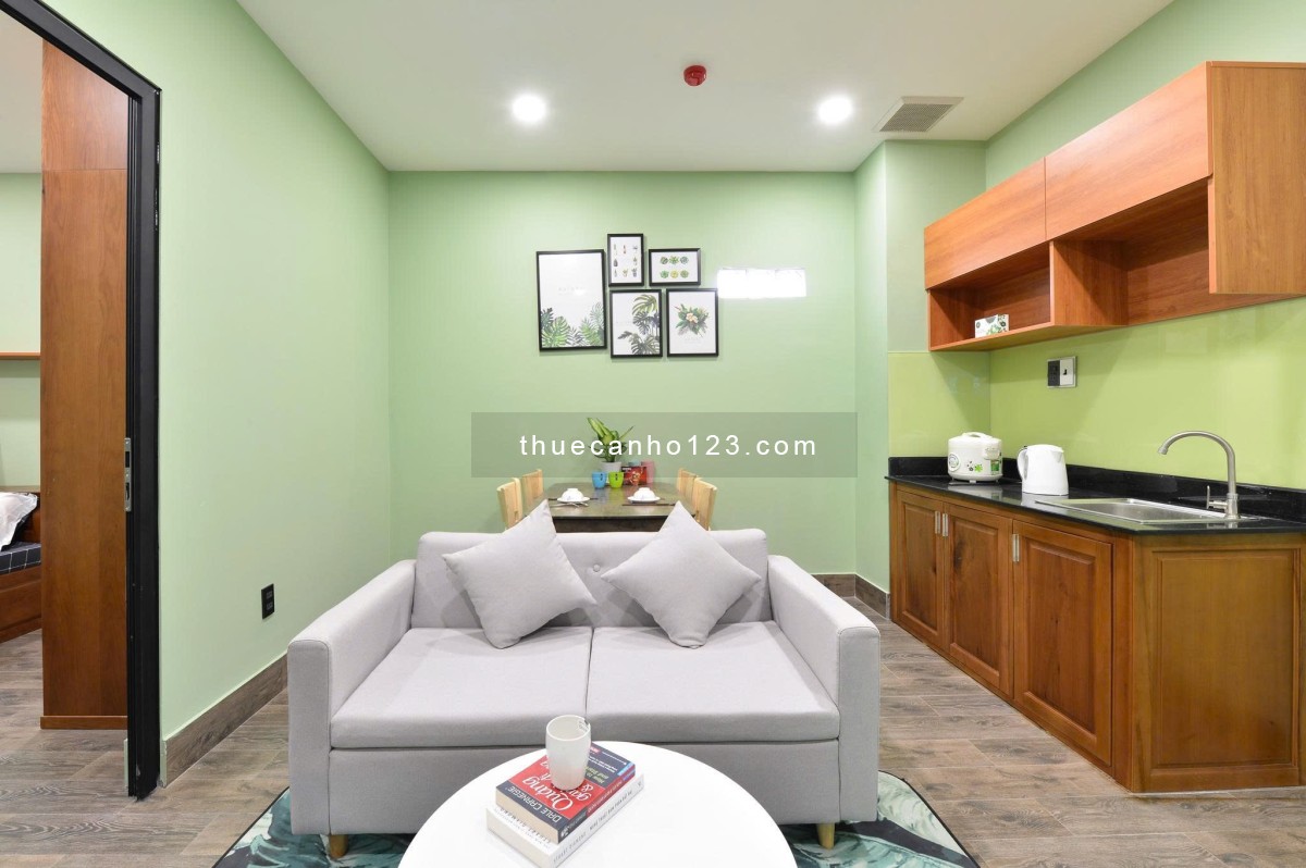 Cho thuê 2 phòng ngủ, có ban công, hầm để xe, thang máy. Giáp Phú Nhuận – 5 phút ra Phạm Văn Đồng