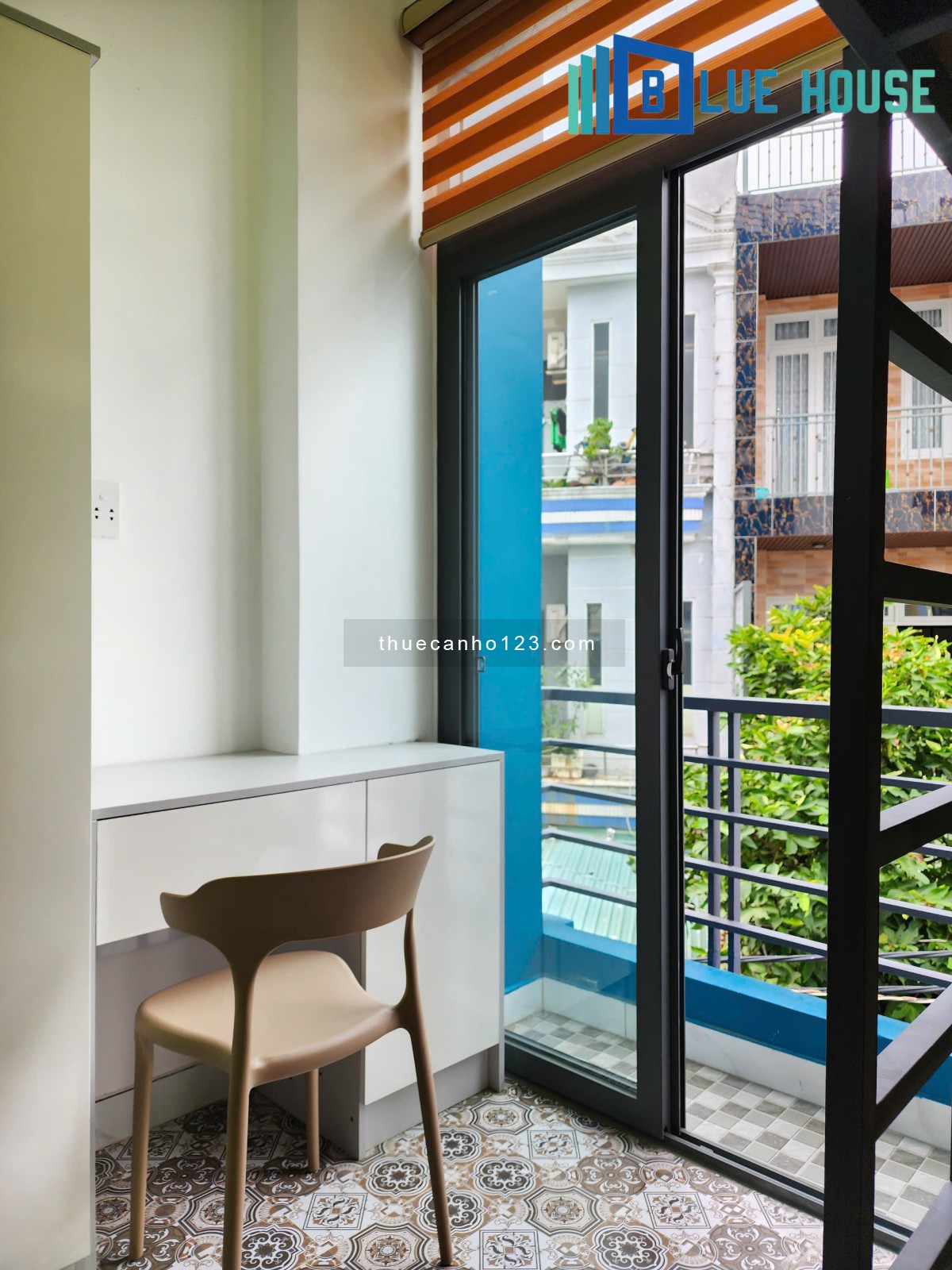 Căn hộ ban công/cửa sổ trời ngay bờ kè Hoàng Sa quận 3, full nội thất cao cấp