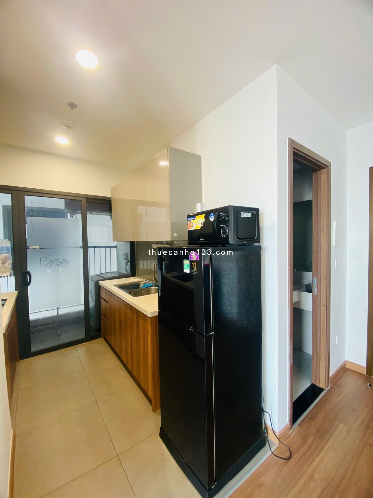 Chính chủ cho thuê CC Eco Green Quận 7, 2PN-2WC, View Sông, Full nội thất. LH: 0938938612