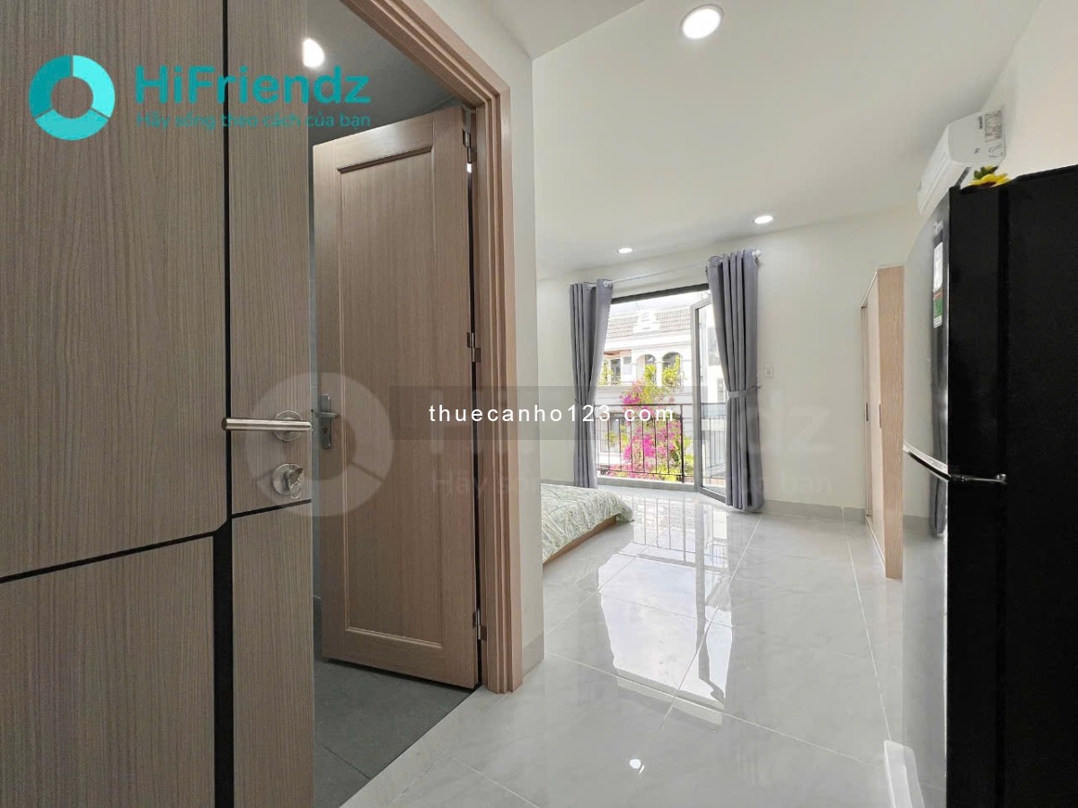 Ban Công Mới 100% Có Nội Thất Phòng siêu thoáng