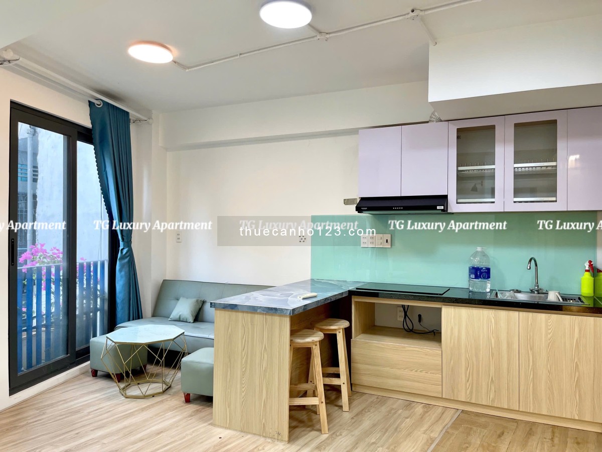 Căn Hộ Ban công, Full Nội Thất, Gần Đại Học UEF, HuTech, Hồng Bàng, Sát Vòng Xoay Đakao Quận 1