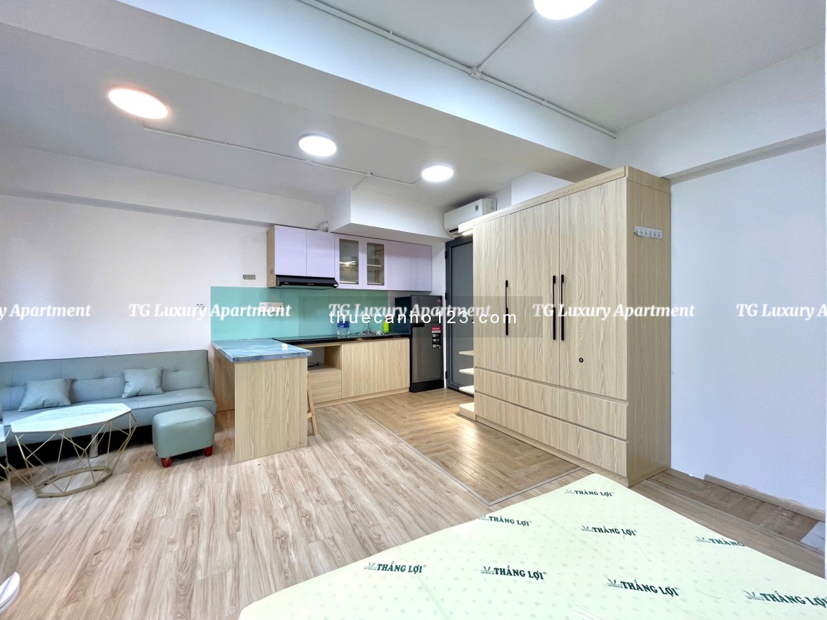 Căn Hộ Ban công, Full Nội Thất, Gần Đại Học UEF, HuTech, Hồng Bàng, Sát Vòng Xoay Đakao Quận 1