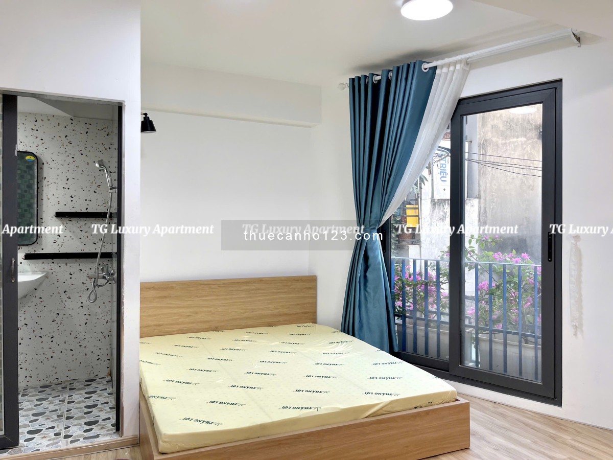 Căn Hộ Ban công, Full Nội Thất, Gần Đại Học UEF, HuTech, Hồng Bàng, Sát Vòng Xoay Đakao Quận 1