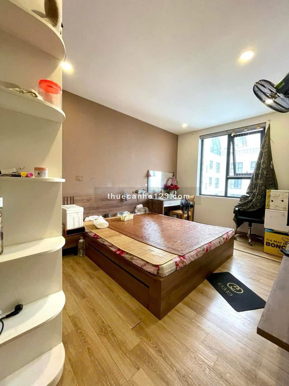 Cho thuê căn 3 ngủ đồ cơ bản chung cư Eco Lake View 32 Đại Từ Hoàng Mai Hà Nội