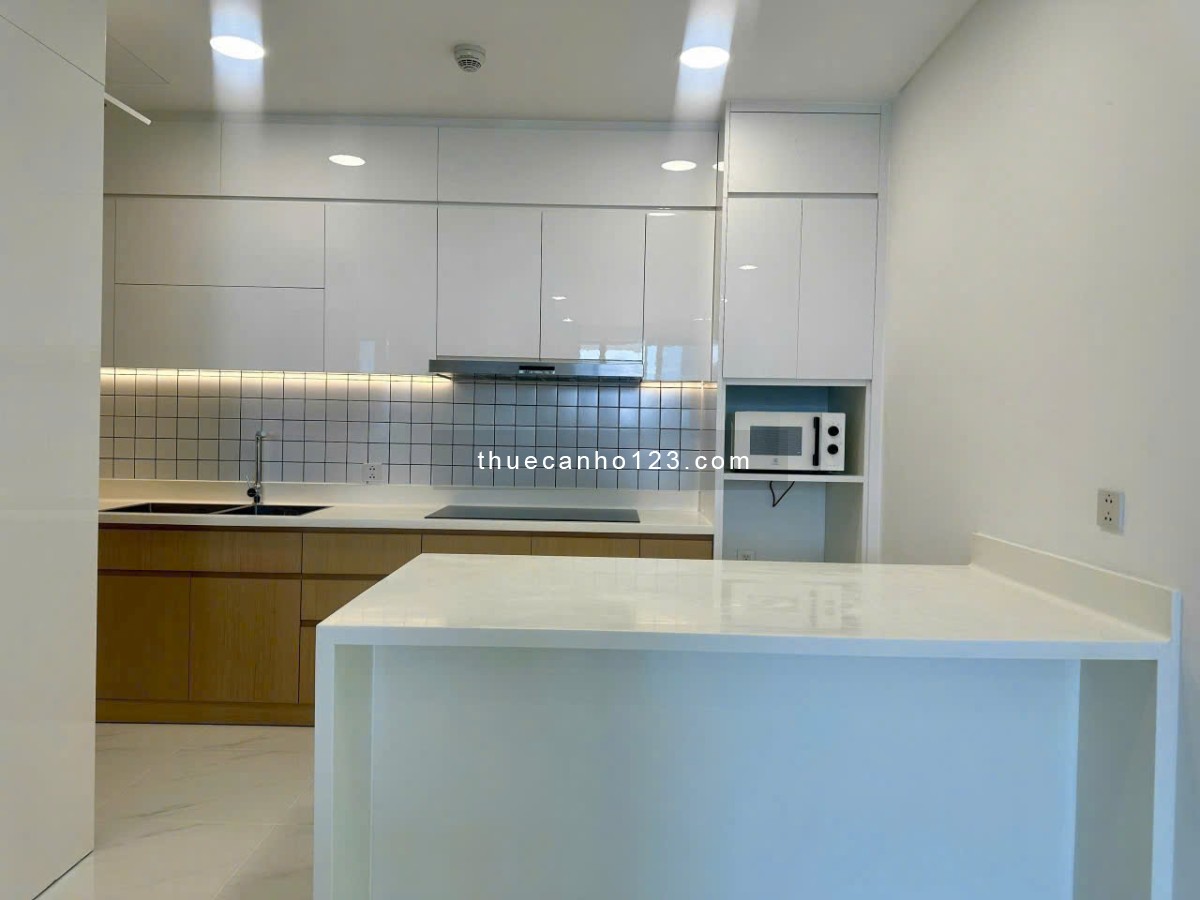 Cho thuê căn hộ Sunwah Pearl, lầu cao view đẹp, 2 phòng ngủ, nội thất cao cấp giá 36 triệu/tháng