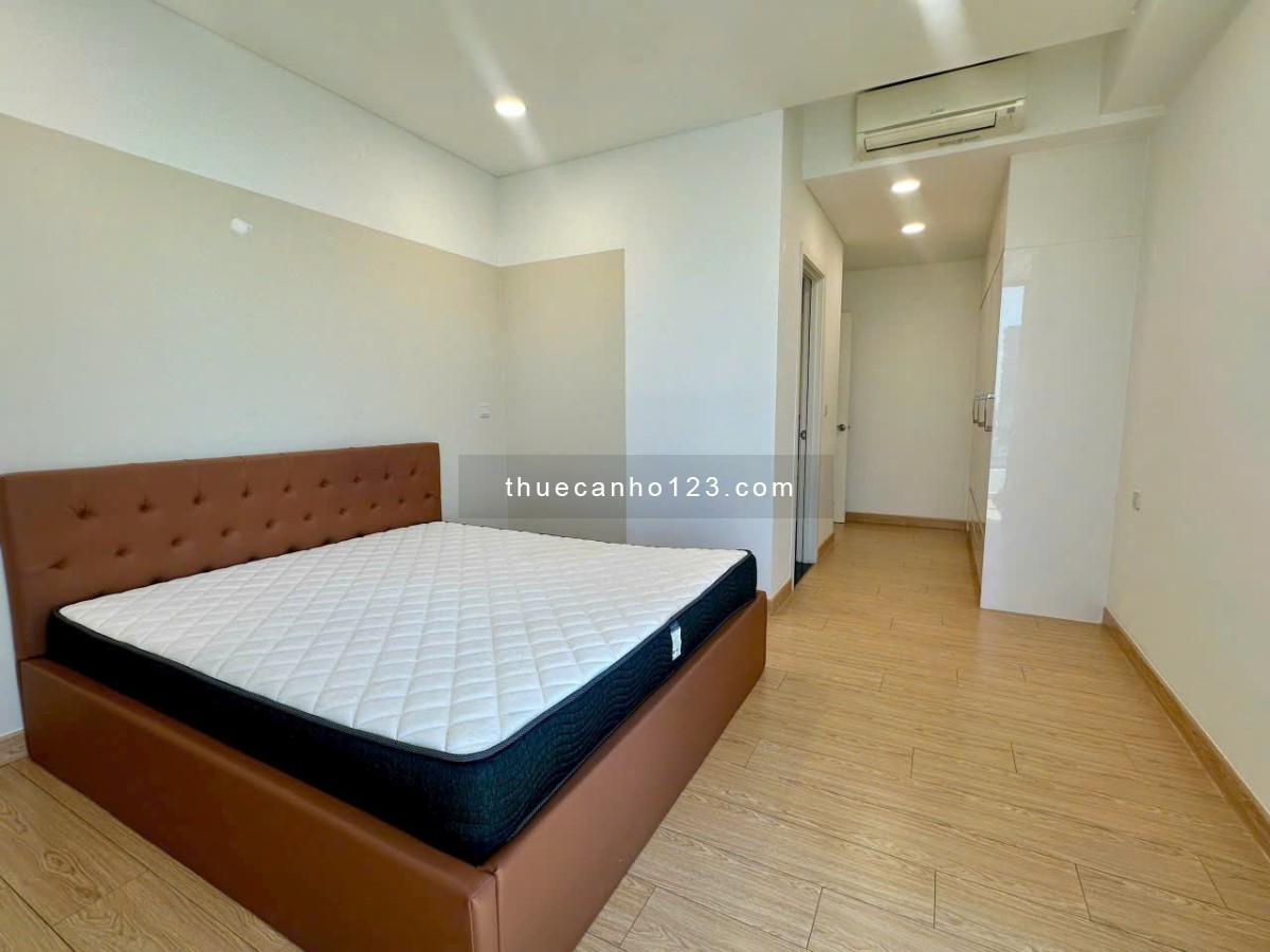 Cho thuê căn hộ Sunwah Pearl, lầu cao view đẹp, 2 phòng ngủ, nội thất cao cấp giá 36 triệu/tháng