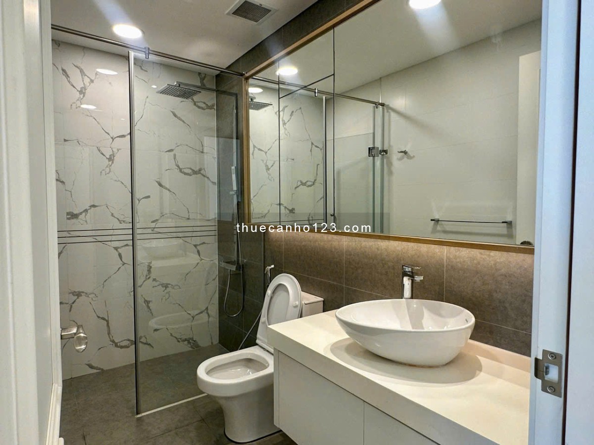 Cho thuê căn hộ Sunwah Pearl, lầu cao view đẹp, 2 phòng ngủ, nội thất cao cấp giá 36 triệu/tháng