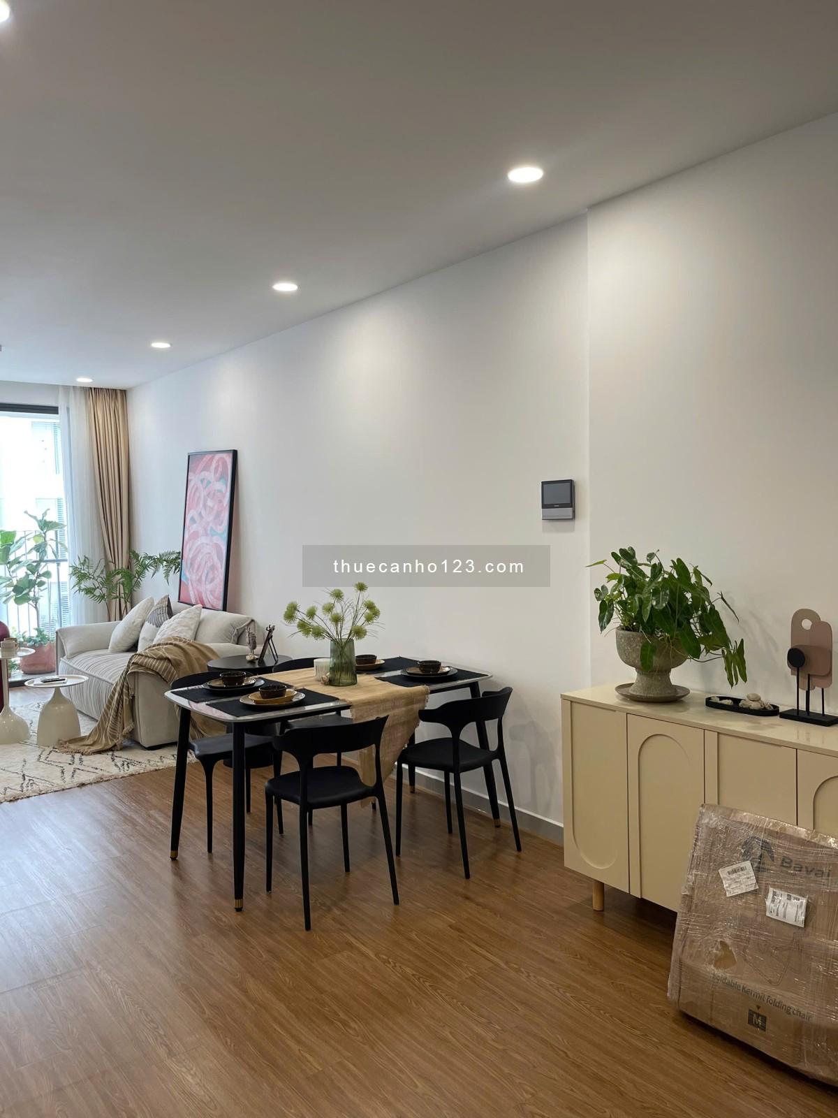 Cho thuê căn 2PN 70m2 MT Eastmast, có nội thất cơ bản giá chỉ 6,5 tr 0776.516.239 gặp Khoa