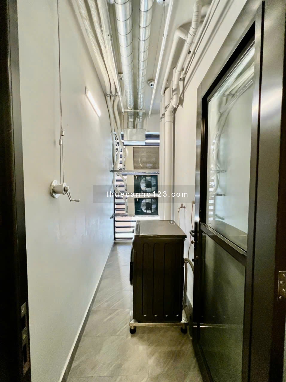 Cho thuê full nội thất – Miễn phí quản lý – Nhà đẹp, nội thất VIP – Xách vali vào ở tại Akari City