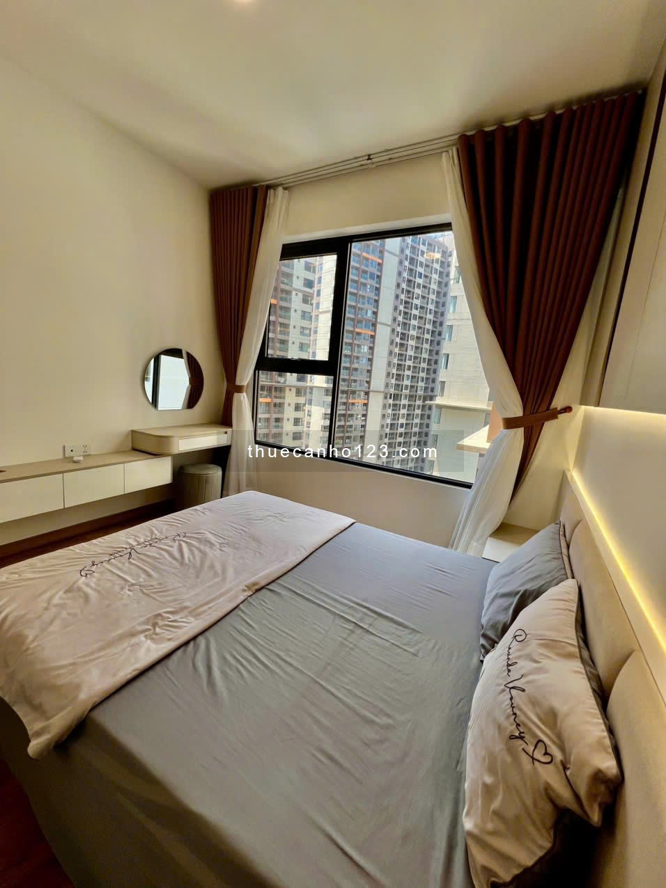 Cho thuê full nội thất – Miễn phí quản lý – Nhà đẹp, nội thất VIP – Xách vali vào ở tại Akari City