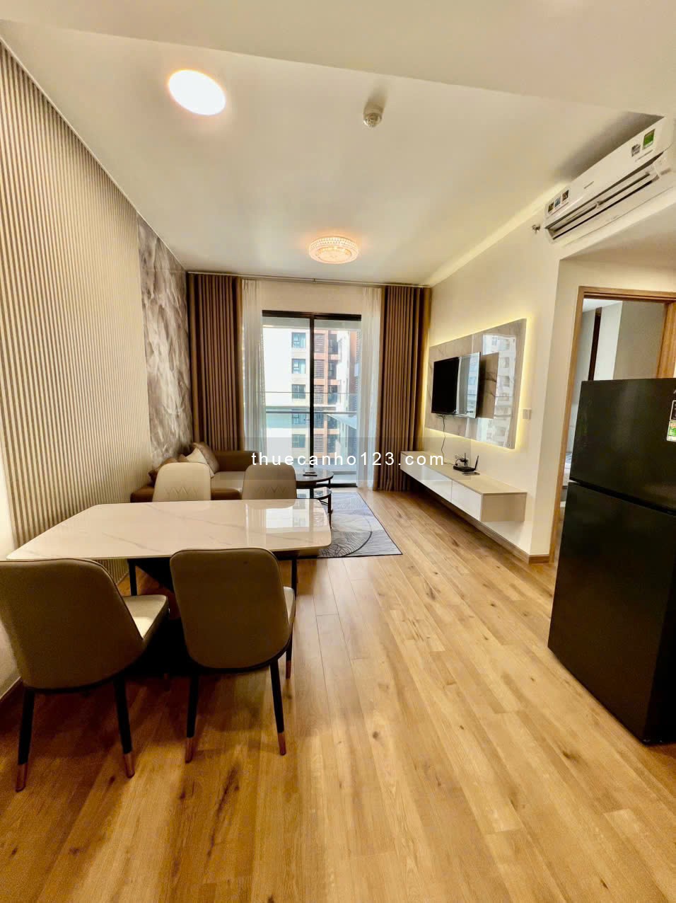 Cho thuê full nội thất – Miễn phí quản lý – Nhà đẹp, nội thất VIP – Xách vali vào ở tại Akari City