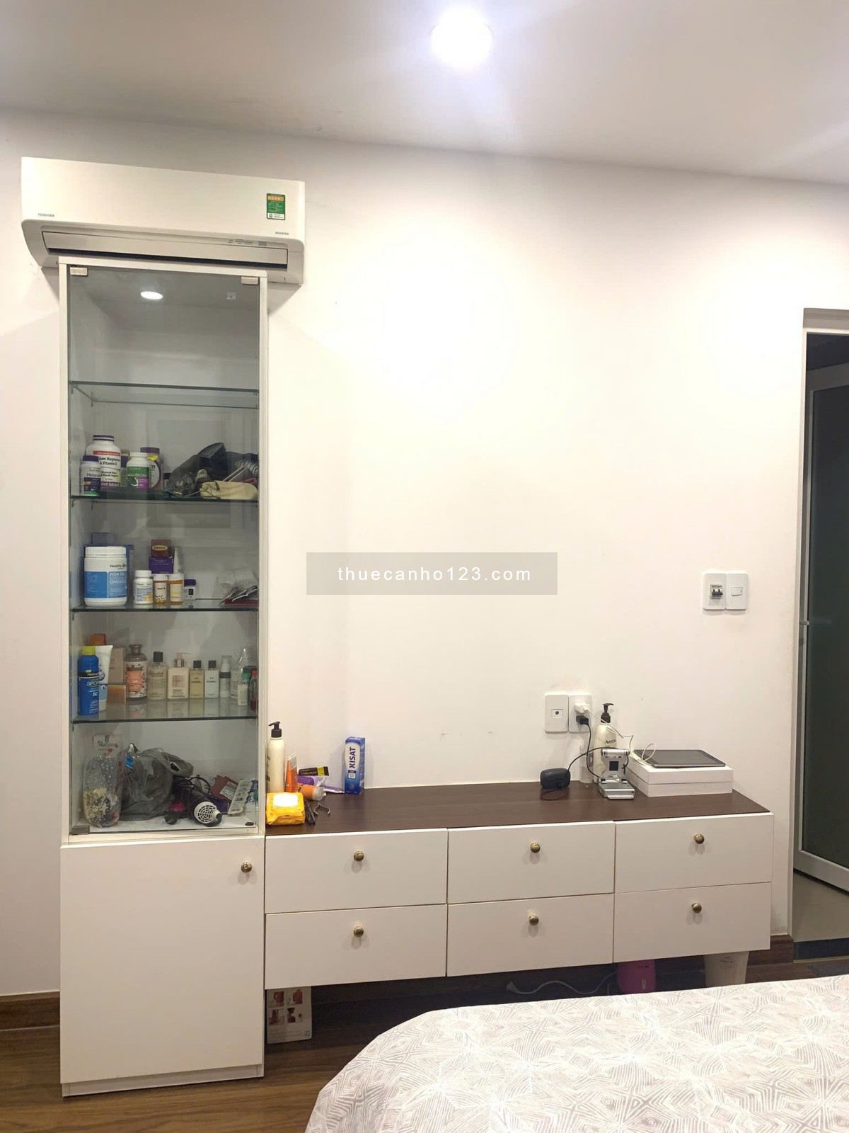 Căn hộ chung cư Sky Center, P2, Tân bình có 2p ngủ, 74m2, 17tr/th