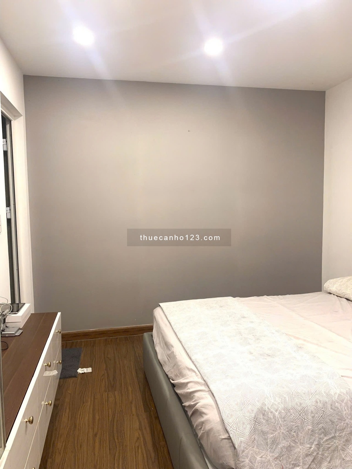 Căn hộ chung cư Sky Center, P2, Tân bình có 2p ngủ, 74m2, 17tr/th