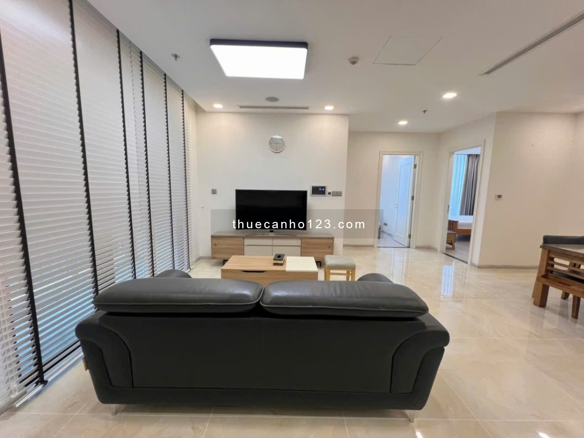 Cho thuê CC 3PN full nội thất, 100m2, 32 triệu ở Vinhomes Golden River, Q1, HCM