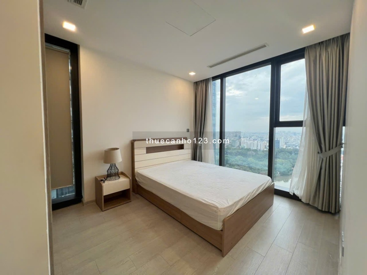 Cho thuê CC 3PN full nội thất, 100m2, 32 triệu ở Vinhomes Golden River, Q1, HCM