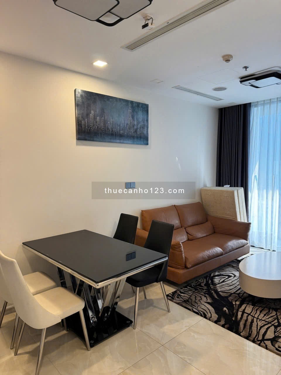 Cần cho thuê gấp căn hộ 1PN, 1WC, 53m2, 18,5 triệu tại Vinhomes Golden River Ba Son, Q1, HCM