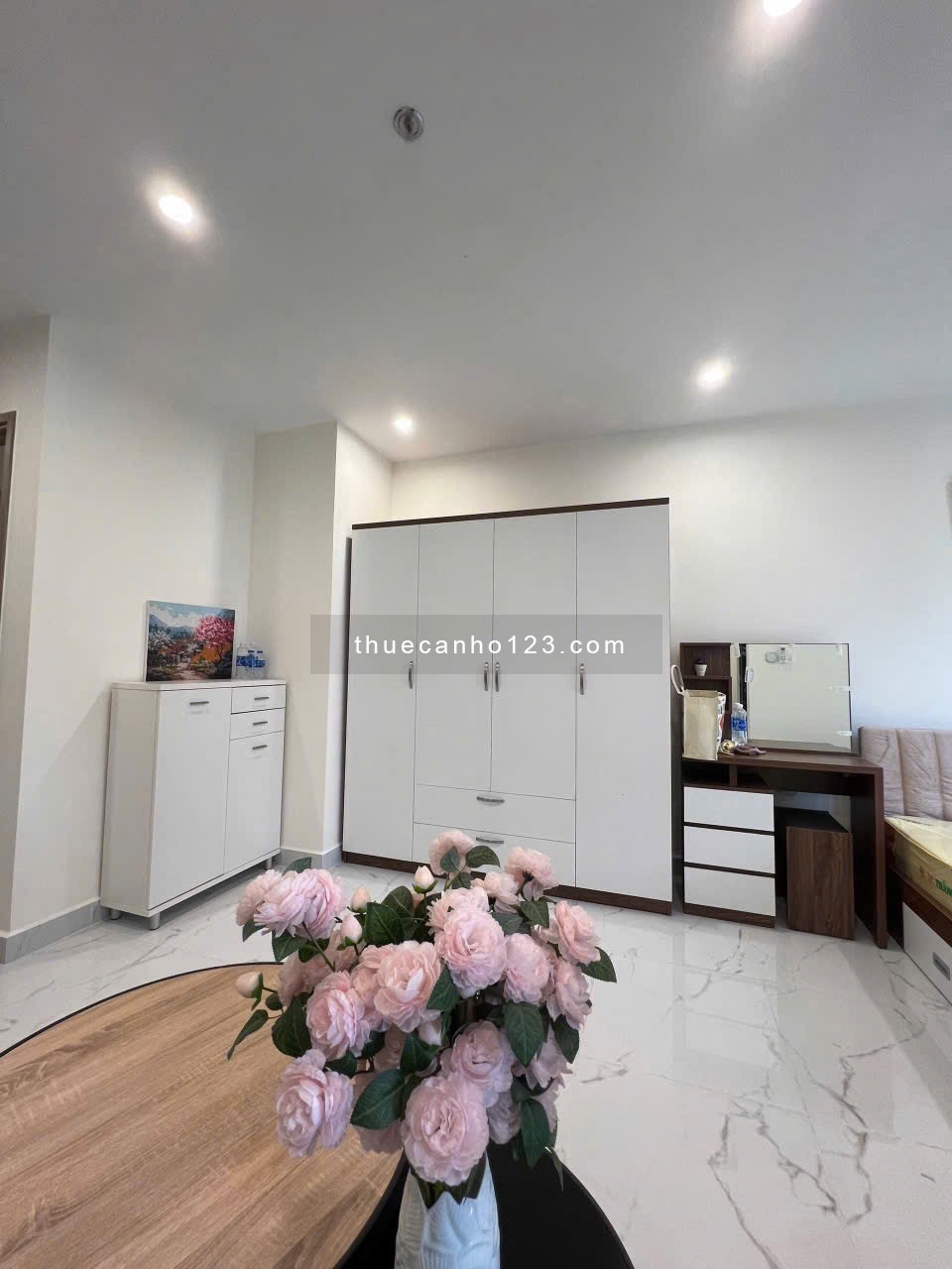 Cho thuê căn studio full nội thất ở Glory Heights