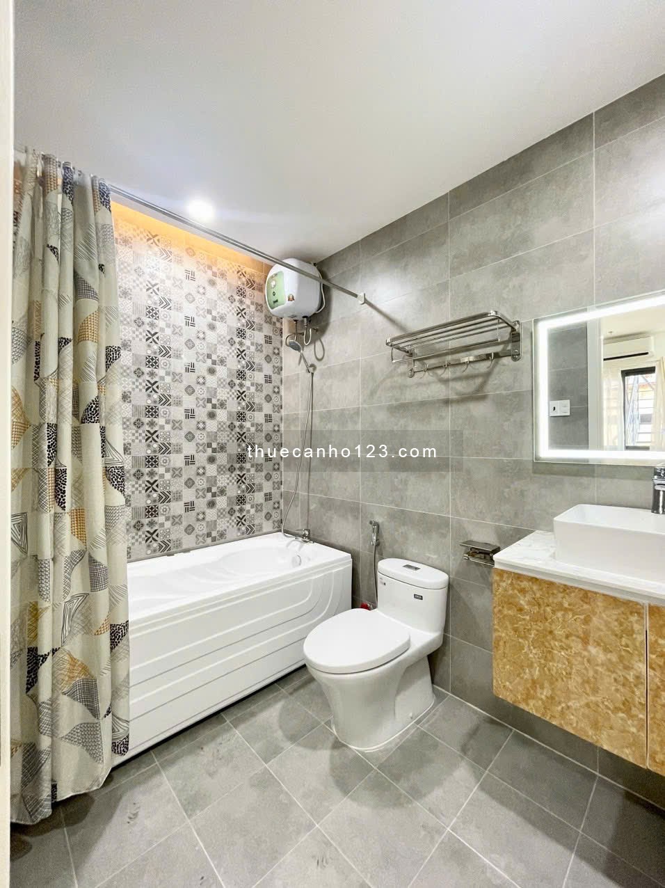 Căn hộ Bình Thạnh cao cấp – 1PN 45m² – Balcony rộng – Cửa sổ trời – Gần nhà thờ Mông Triệu