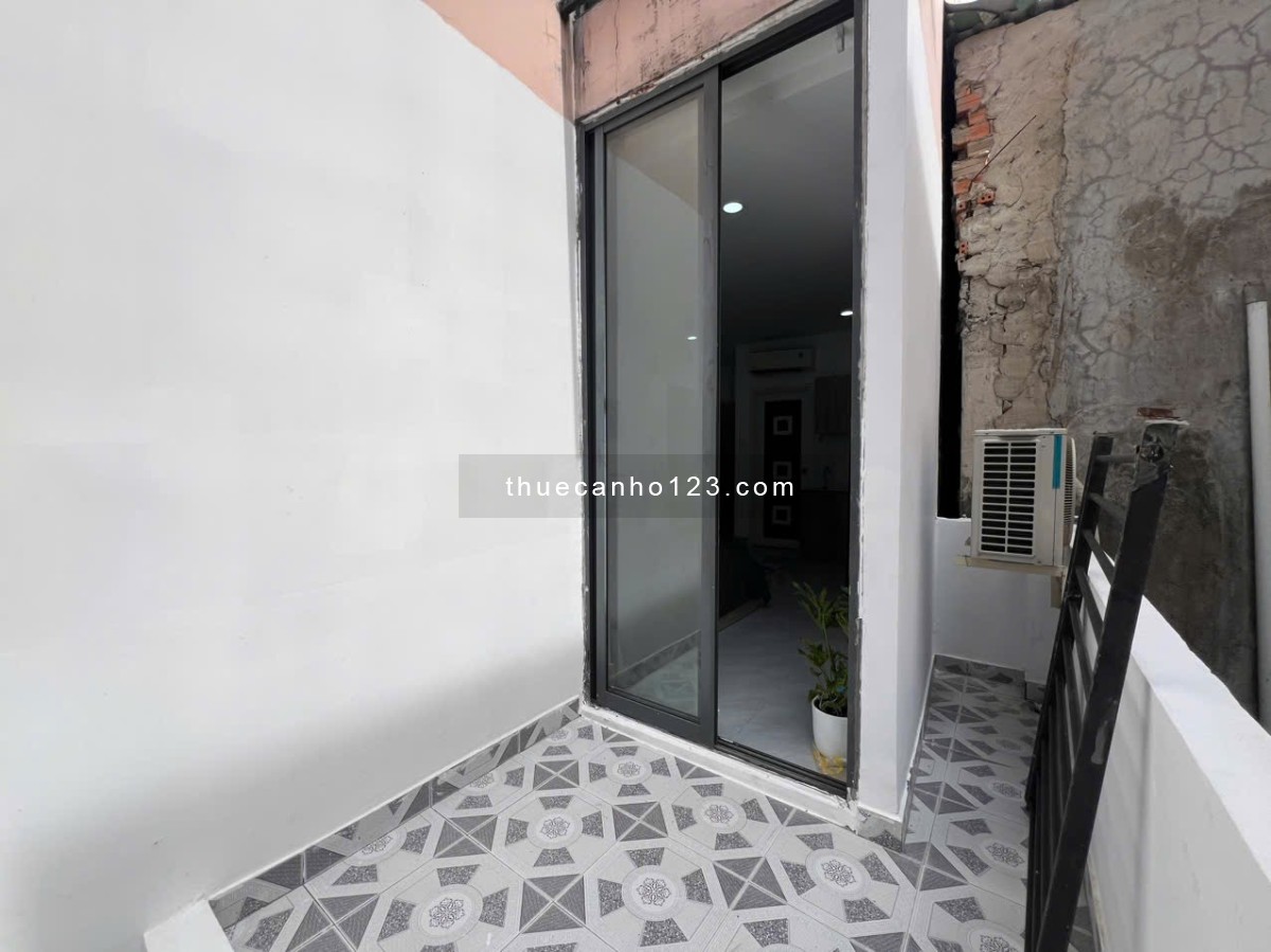 Căn Hộ Ban công, Full Nội thất, Thang Máy, Gần chợ Bà Chiểu, Cầu Bông, Tiện di chuyển Q1 Q2