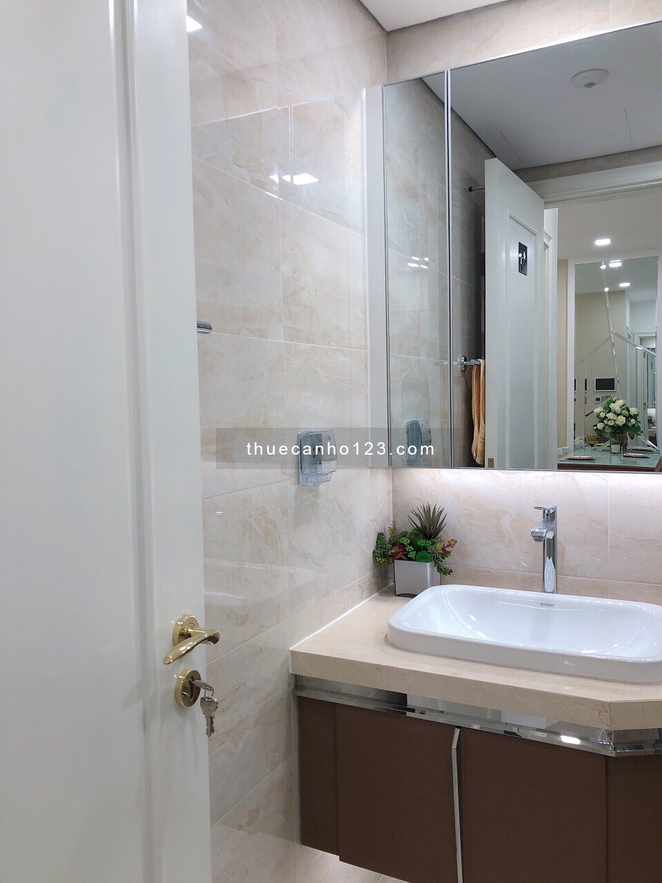  Cho Thuê Căn Hộ Vinhomes Golden River 1PN, 1WC — Full Nội Thất, Giá Cực Hot!