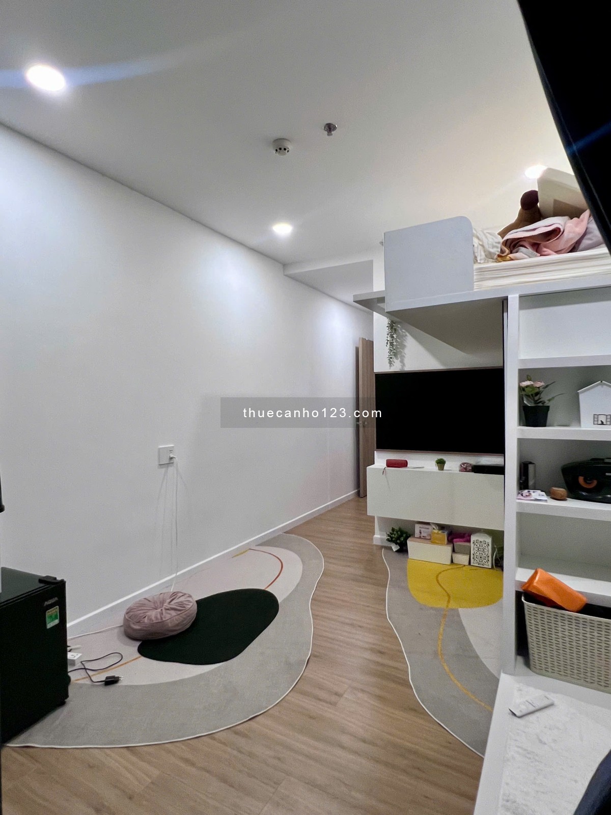 Cho thuê gấp căn studio có sân vườn, đầy đủ nội thất, giá 5,5 triệu/tháng tại MT Eastmark City Q9
