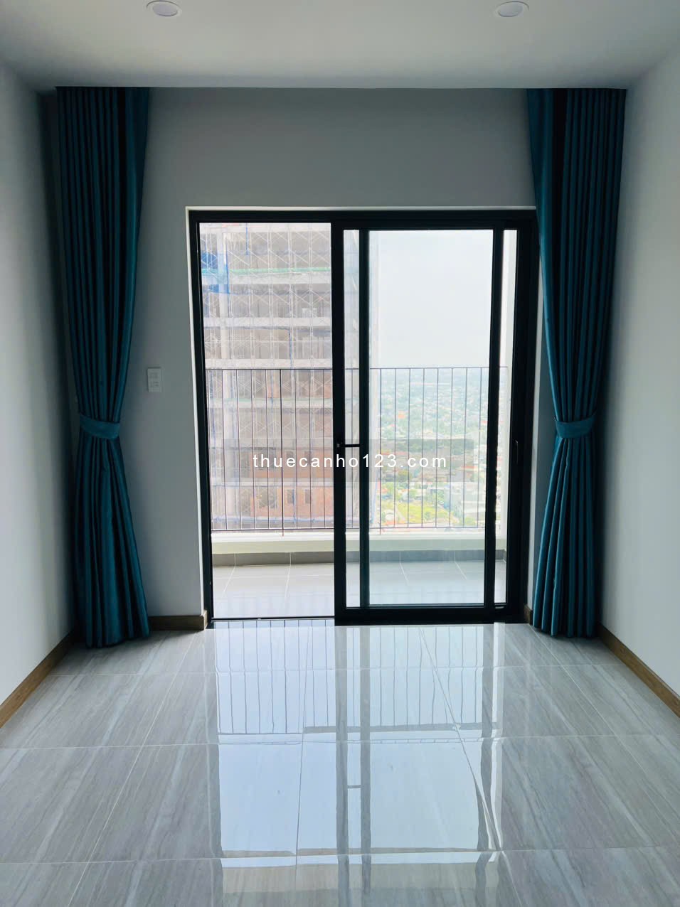 Cho thuê nhanh căn góc Bcons City tháp Green Topaz giá 6tr ở liền được