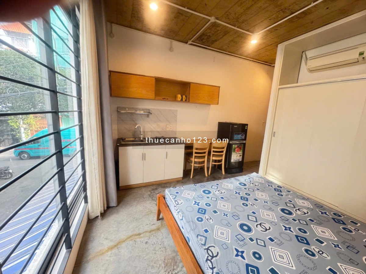 Cho thuê phòng 35m² có ban công, full nội thất, gần sân bay Tân Sơn Nhất, Quận Tân Bình