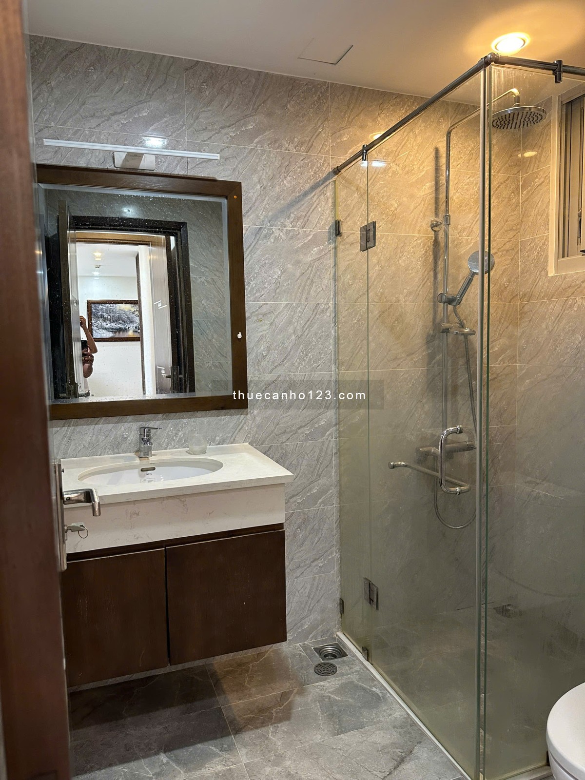 Giá chỉ 16tr - quá rẻ cho căn hộ Scenic Valley 2pn, có ban công, miễn phí gửi xe, tiện ích cao cấp