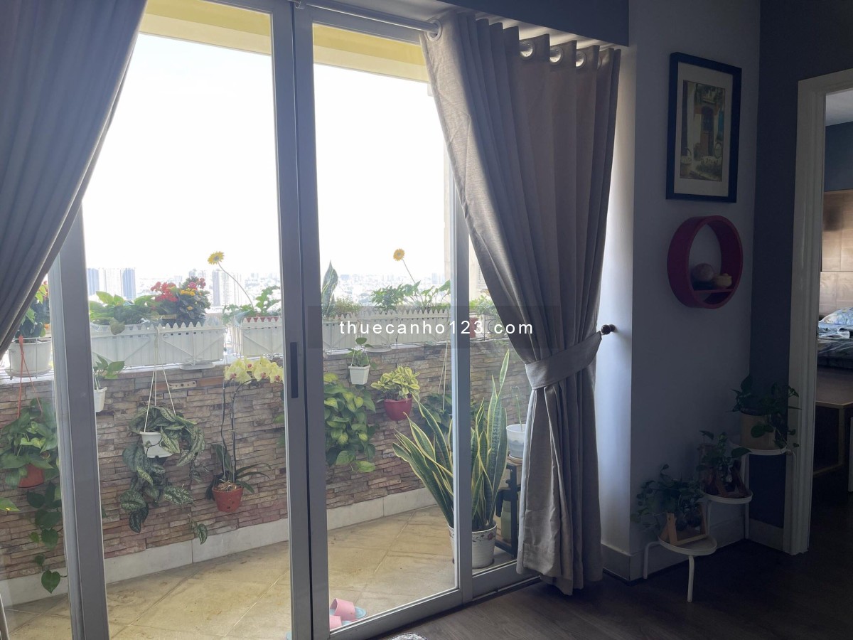 Cần cho thuê gấp căn hộ Hùng Vương plazza Q5, Dt 122m2, 3 phòng ngủ, có nội thất, nhà rộng thoáng