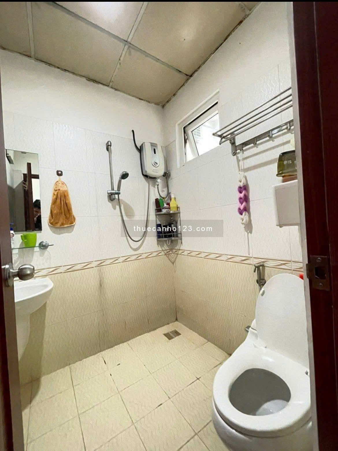 Chung cư Âu Cơ Tower, Âu Cơ, Tân Thành, TP: 80m2, 2pn, 2wc 9tr.