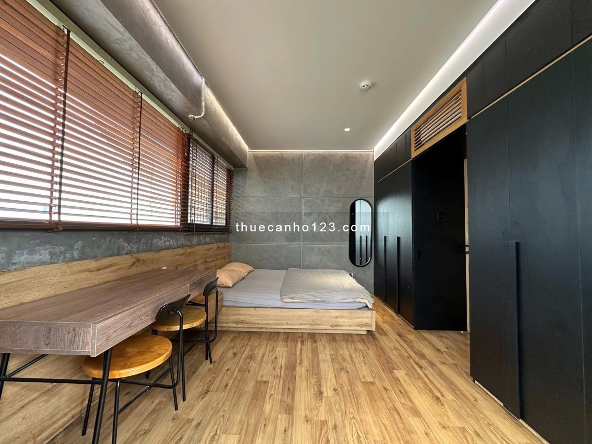 Căn hộ 1 phòng ngủ ban công style Greenhouse ngay sân bay Tân Sơn Nhất