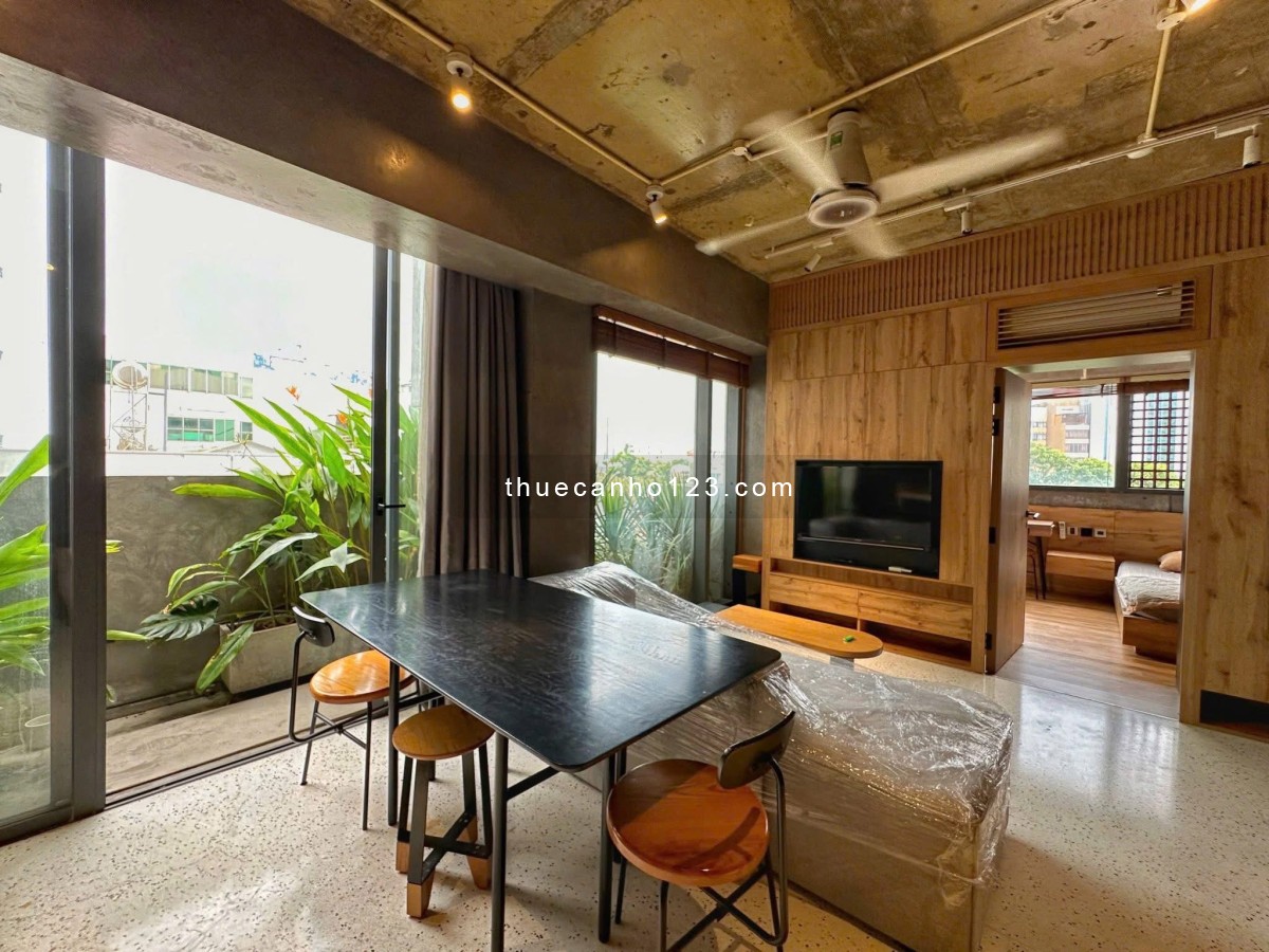 Căn hộ 1 phòng ngủ ban công style Greenhouse ngay sân bay Tân Sơn Nhất