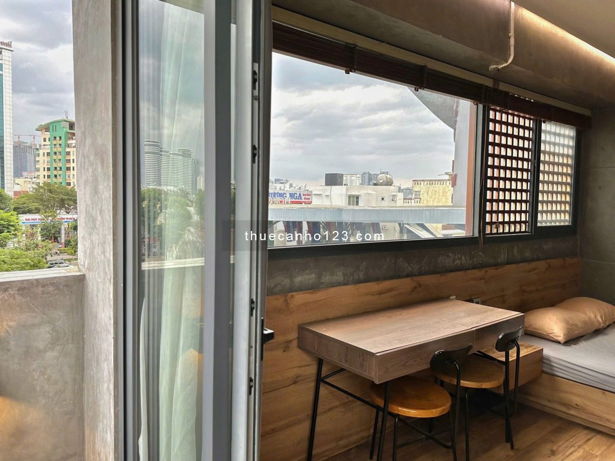 Căn hộ 1 phòng ngủ ban công style Greenhouse ngay sân bay Tân Sơn Nhất