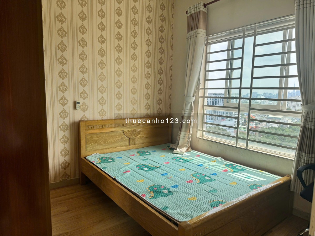 Cần cho thuê chung cư 155 Nguyễn Chí Thanh, Quận 5, DT: 65m2 - 2PN - Giá thuê: 12,5 tr/tháng