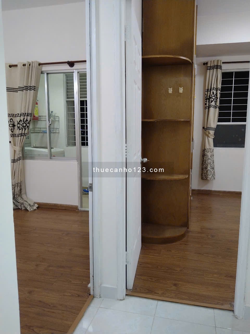 Chủ nhà cần cho thuê căn hộ Screc Tower, Quận 3. DT:76m2 - 2PN - Giá thuê : 14 triệu/tháng